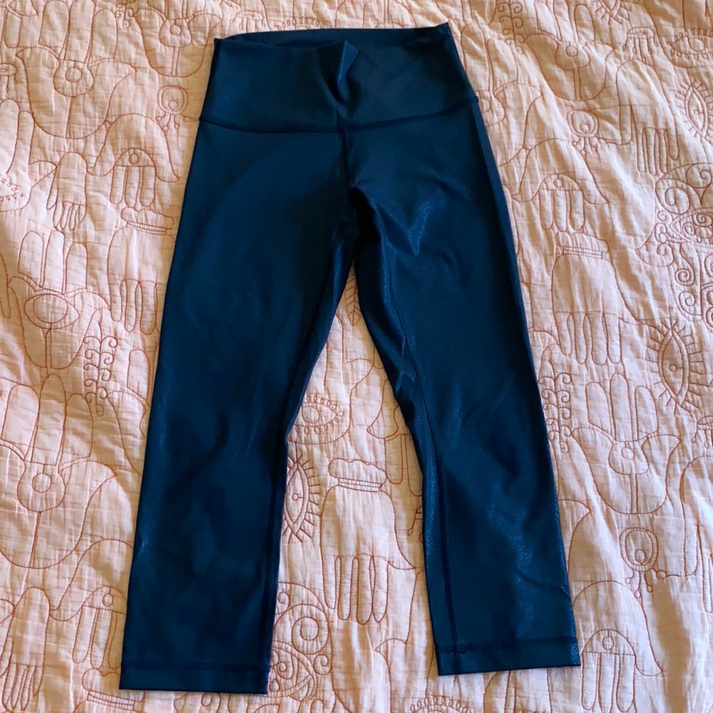Lululemon Align Embossed Crop 21” Size 4